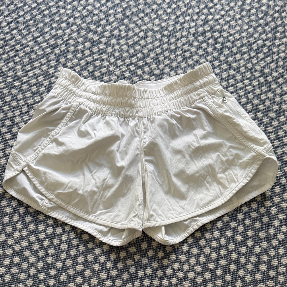 Lululemon Athletica Tracker Shorts - white - size 6